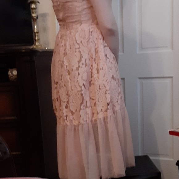 Dress - Picture 2 of 4